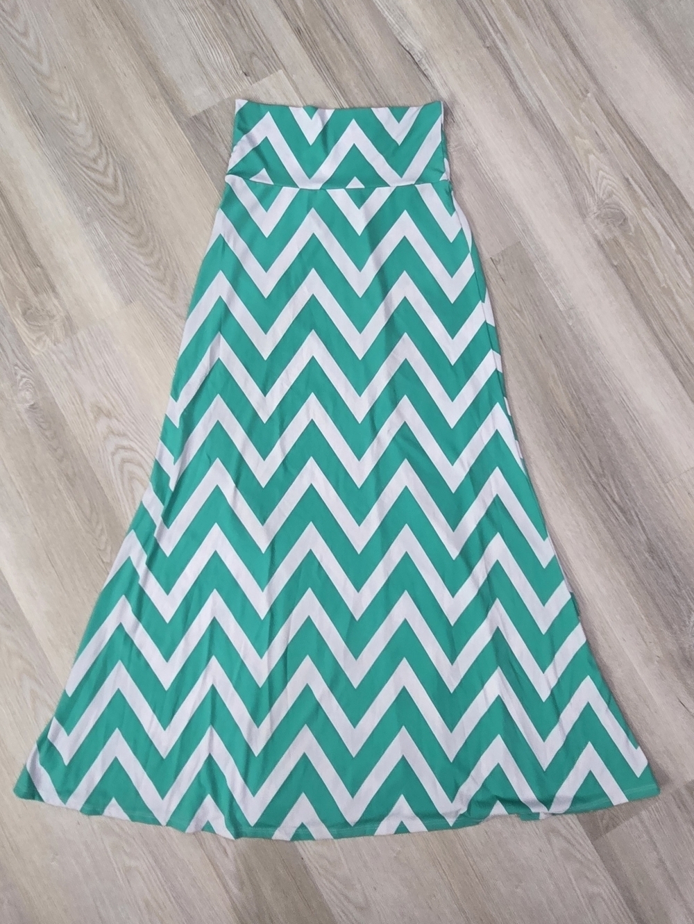 Cloudwave Striped Chevron Maxi Skirt in Teal and White Size L